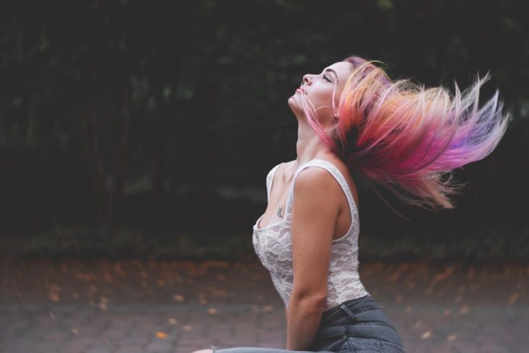 Get Inside a Fashion Blogger’s Fancy Lifestyle and Be Amazed