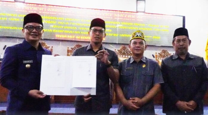 Pemkab Tana Tidung Sampaikan Jawaban atas Pemandangan Umum Fraksi dan Penandatanganan Nota Kesepakatan KUA-PPAS