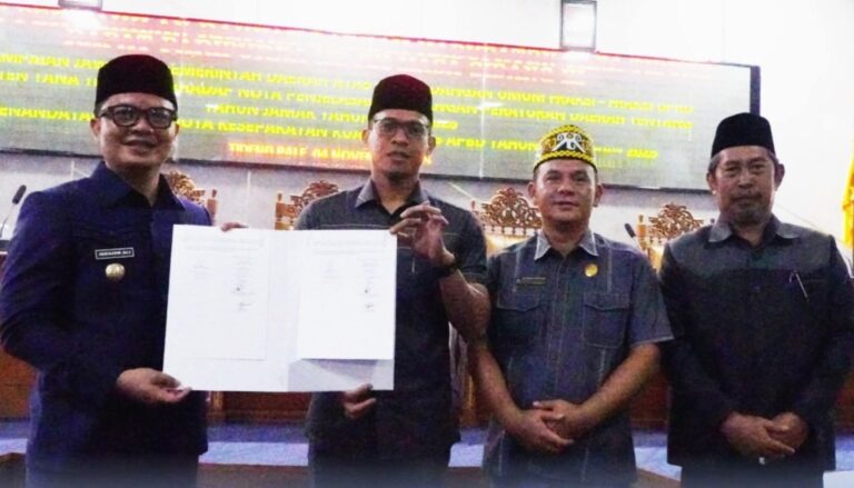 Pemkab Tana Tidung Sampaikan Jawaban atas Pemandangan Umum Fraksi dan Penandatanganan Nota Kesepakatan KUA-PPAS