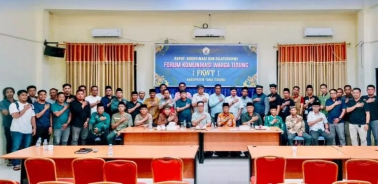 Hadiri Silaturahmi  Keluarga Besar FKWT, Bupati Tana Tidung Komitmen Jaga Kebersamaan Melalui Program Pembangunan Daerah