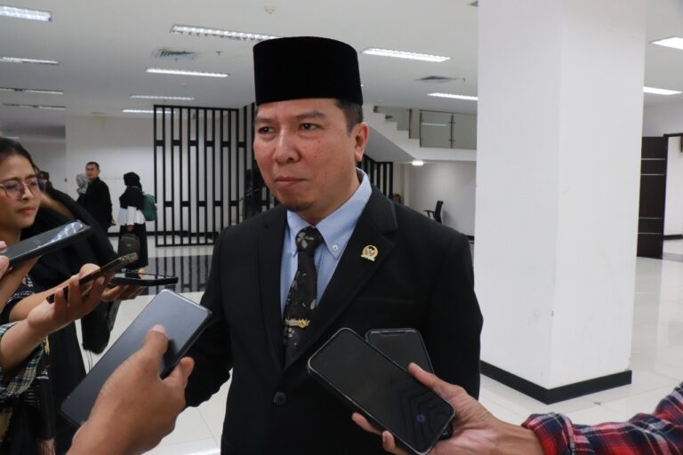 Bersama Banggar DPRD dan TAPD Pemprov Kaltara Bahas RAPBD 2026