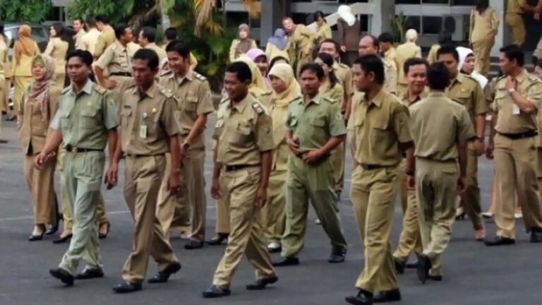 2 SK 1 Jabatan Siapa Yang Bertanggung Jawab?