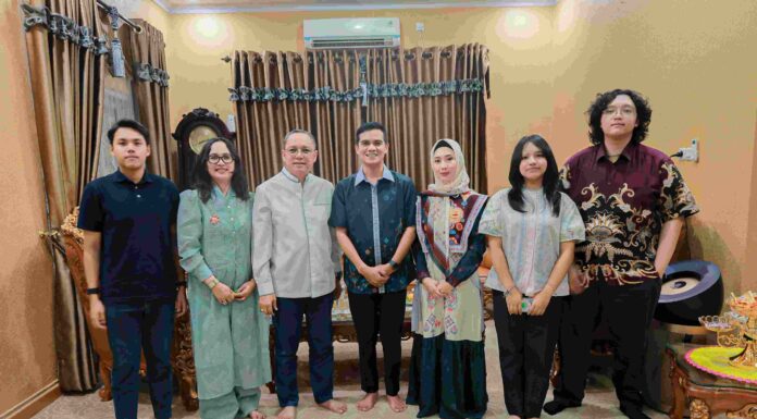Deddy Sitorus Bersama Keluarga Halal Bihalal Lebaran ke Rujab Bupati Nunukan